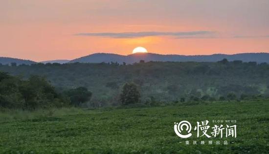 多哥北方的日落，一路上，夕陽陪了很多次。